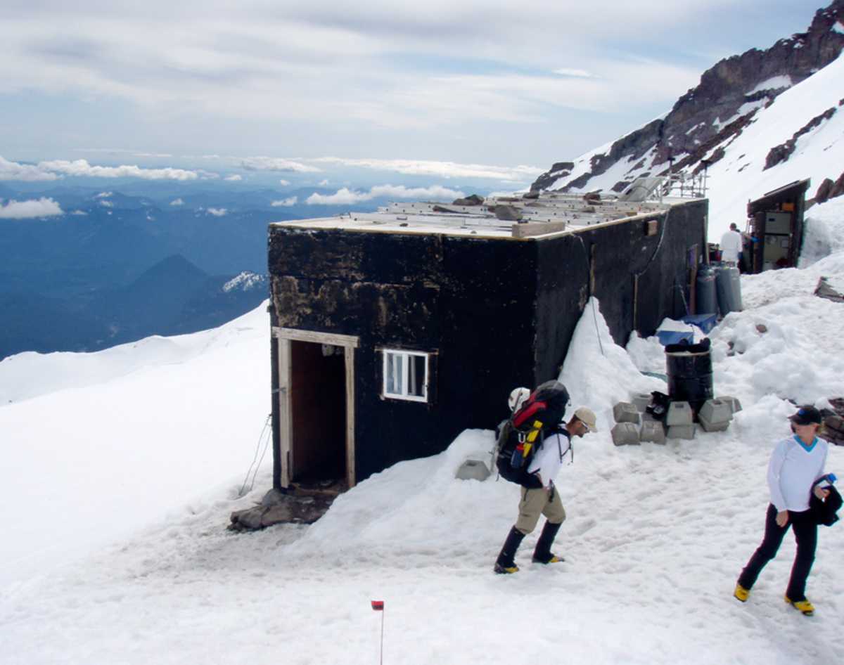 The guide hut at camp muir