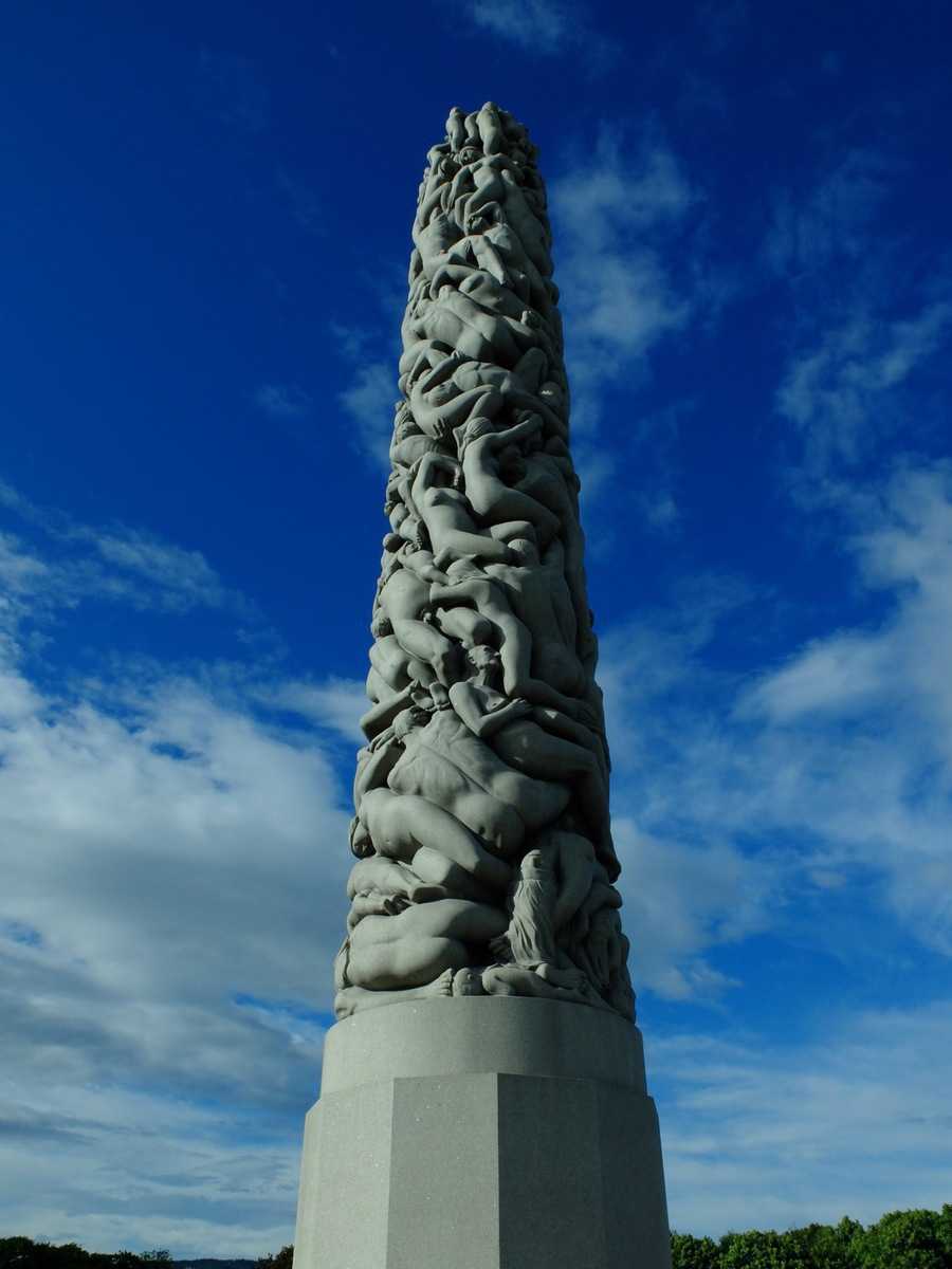 vigeland tower closeup